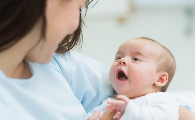 como-a-alimentacao-da-mae-pode-influenciar-a-colica-do-bebe