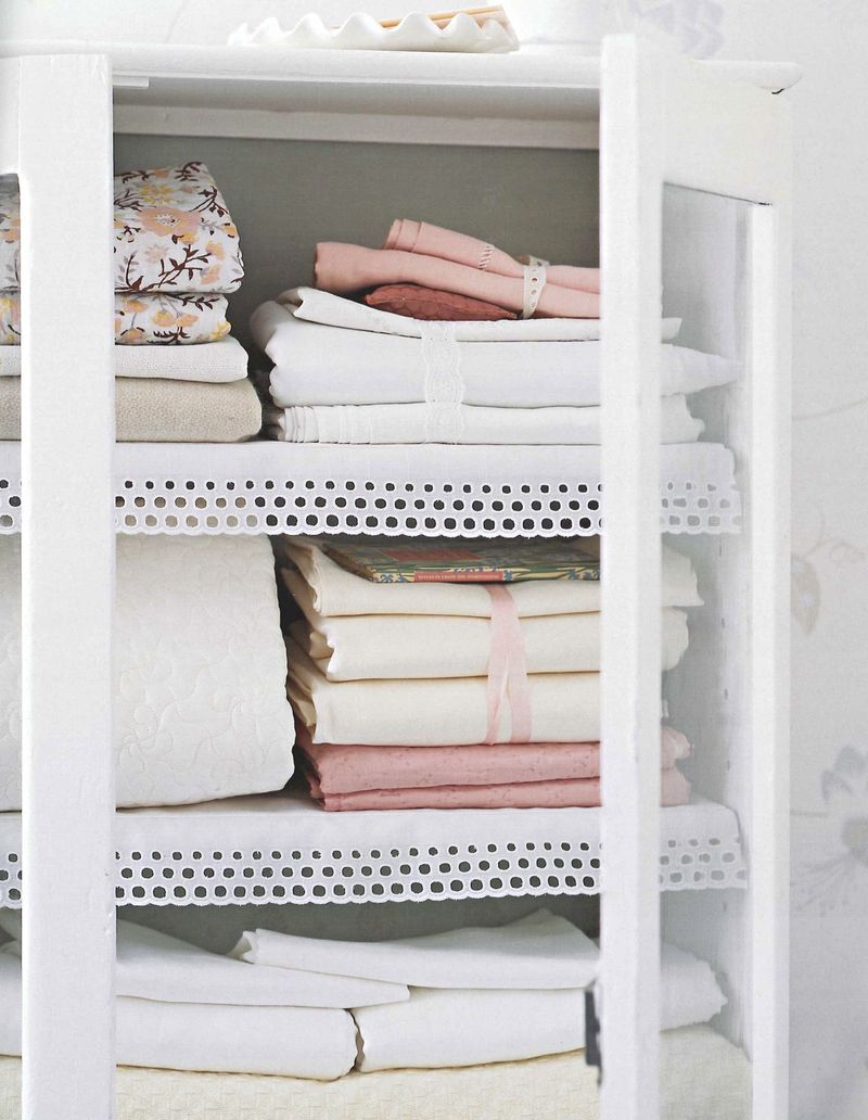 sets-tiedwithribbon-organizedlinencloset-ariannabelleblog